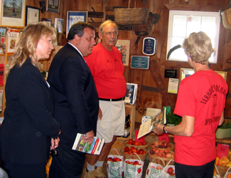 Photo of Susan Payne, Governor Christie and Gary and Pam Mount