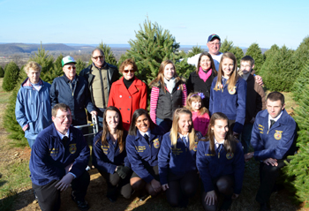 Photo of Wyckoff family and Belvidere and Phillipsburg FFA Members