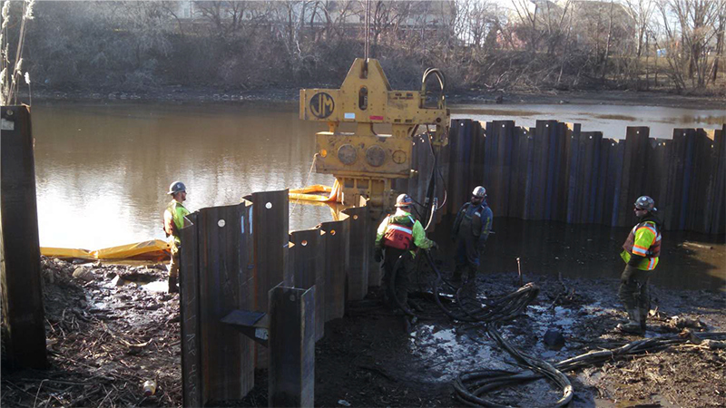 photo-ECoffer dam installation at mouth of kayak channel in Cooper River