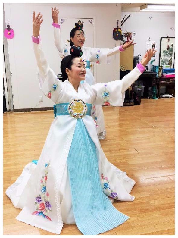 Master Korean Dance Teacher Eunjoo Kang and her Apprentice Angela Jung