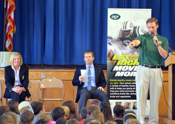 Photo of Greg McElroy speaking at Midstreams School