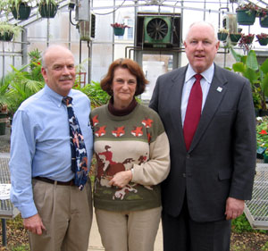 Photo of Jacque and Cynthia Roszel and Secretary Kuperus