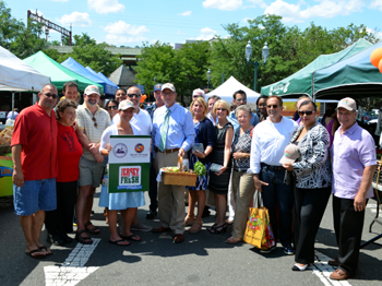 Photo of Secretary Fisher, Pat Dombroski, Acting Health Commissioner Bennett and Assemblywoman Jasey  with South Orange officials at the farmers market