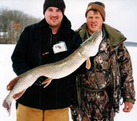 Friends with nice northern pike