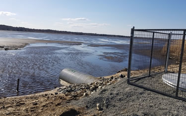 Water control structure and impoundment