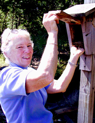 Volunteer Laura Stone