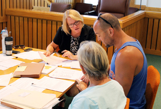 Christie Administration Officials Meet with Toms River Residents and Review Unresolved Sandy-related Insurance Claims for Mediation 