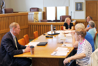 Christie Administration Officials Meet with Toms River Residents and Review Unresolved Sandy-related Insurance Claims for Mediation 