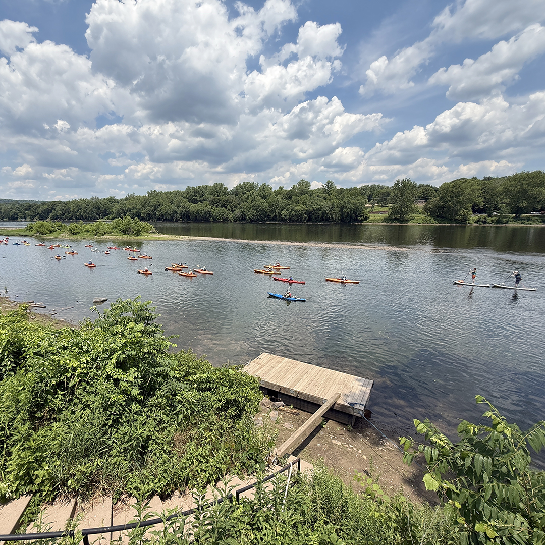 Sojourners arrive at PA's Washington Crossing Historic Park for lunch. Photo by the DRBC.