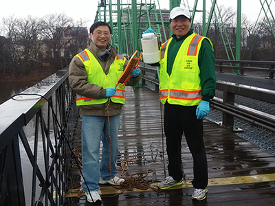 DRBC staff collect water samples to monitor nutrient levels. Photo by DRBC.