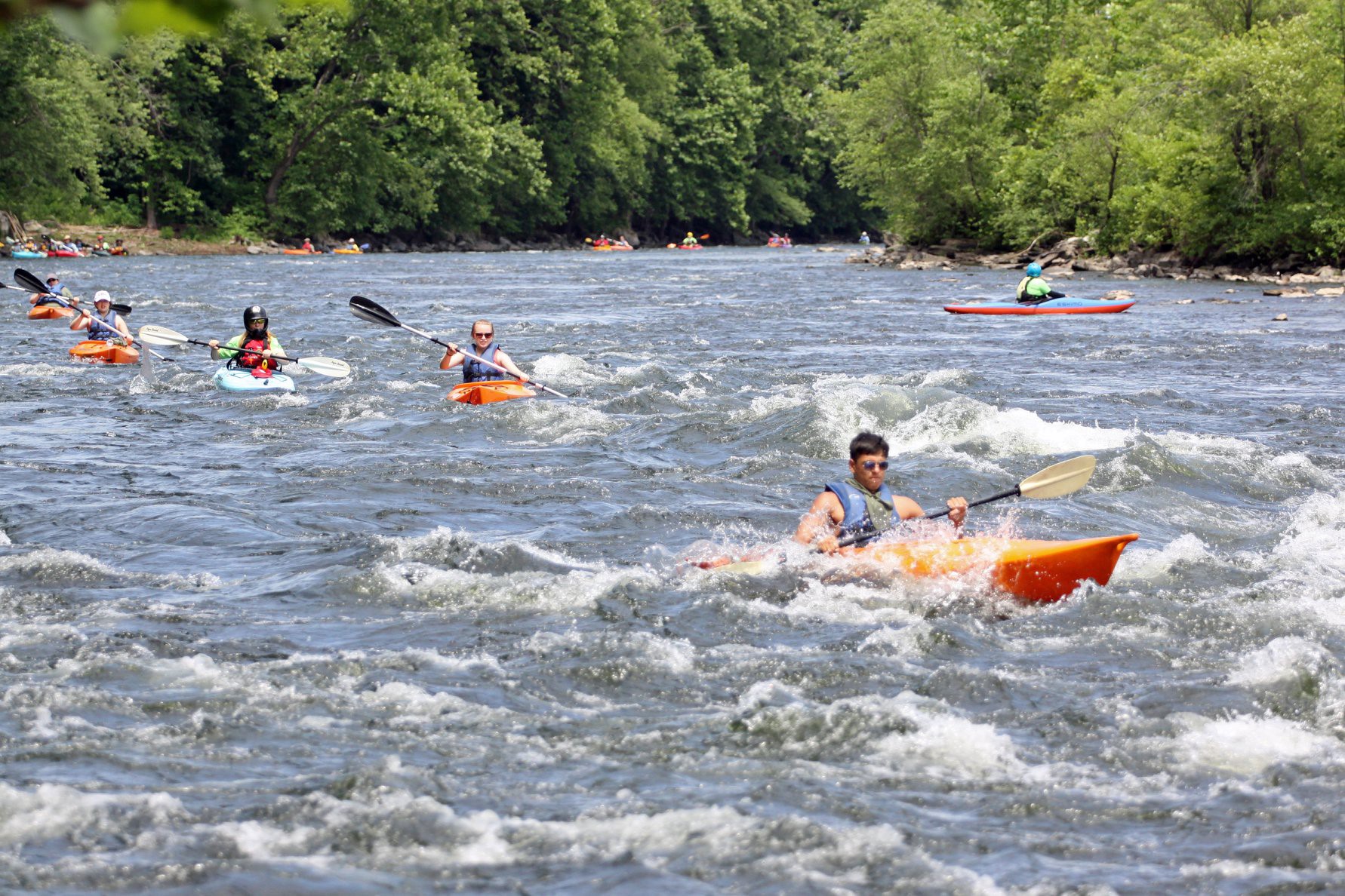 Sojourners paddle the Foul Rift rapid. Photo courtesy of Driftstone.