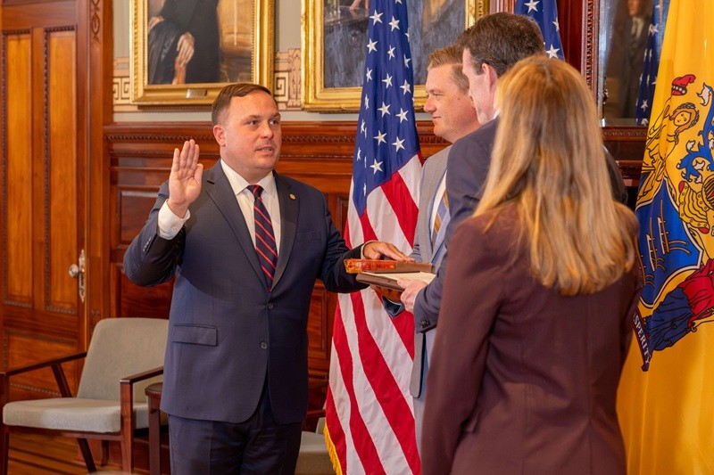 Vincent Solomeno III being sworn in