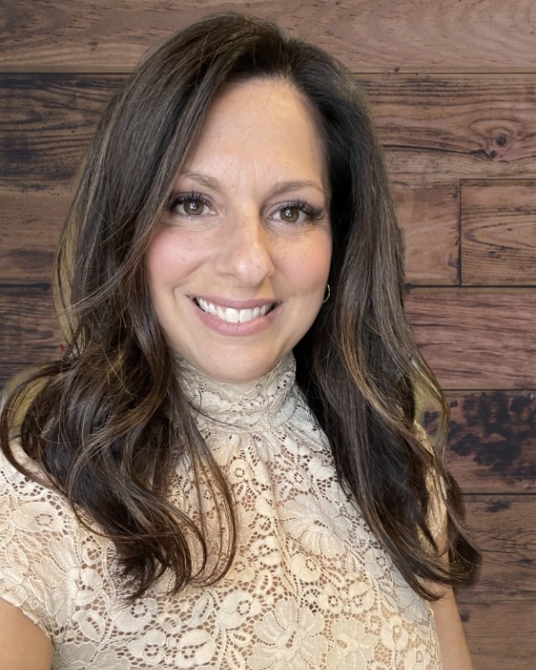 Rebecca Alfaro Headshot
