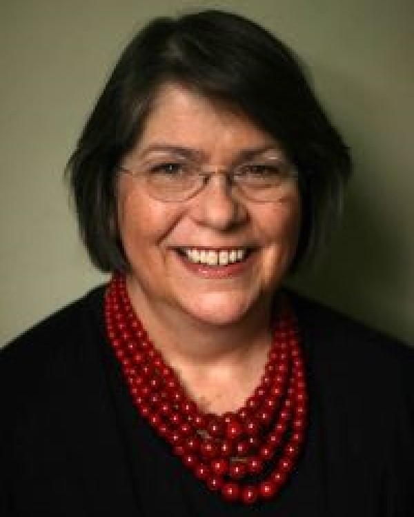 Sara Thode Headshot