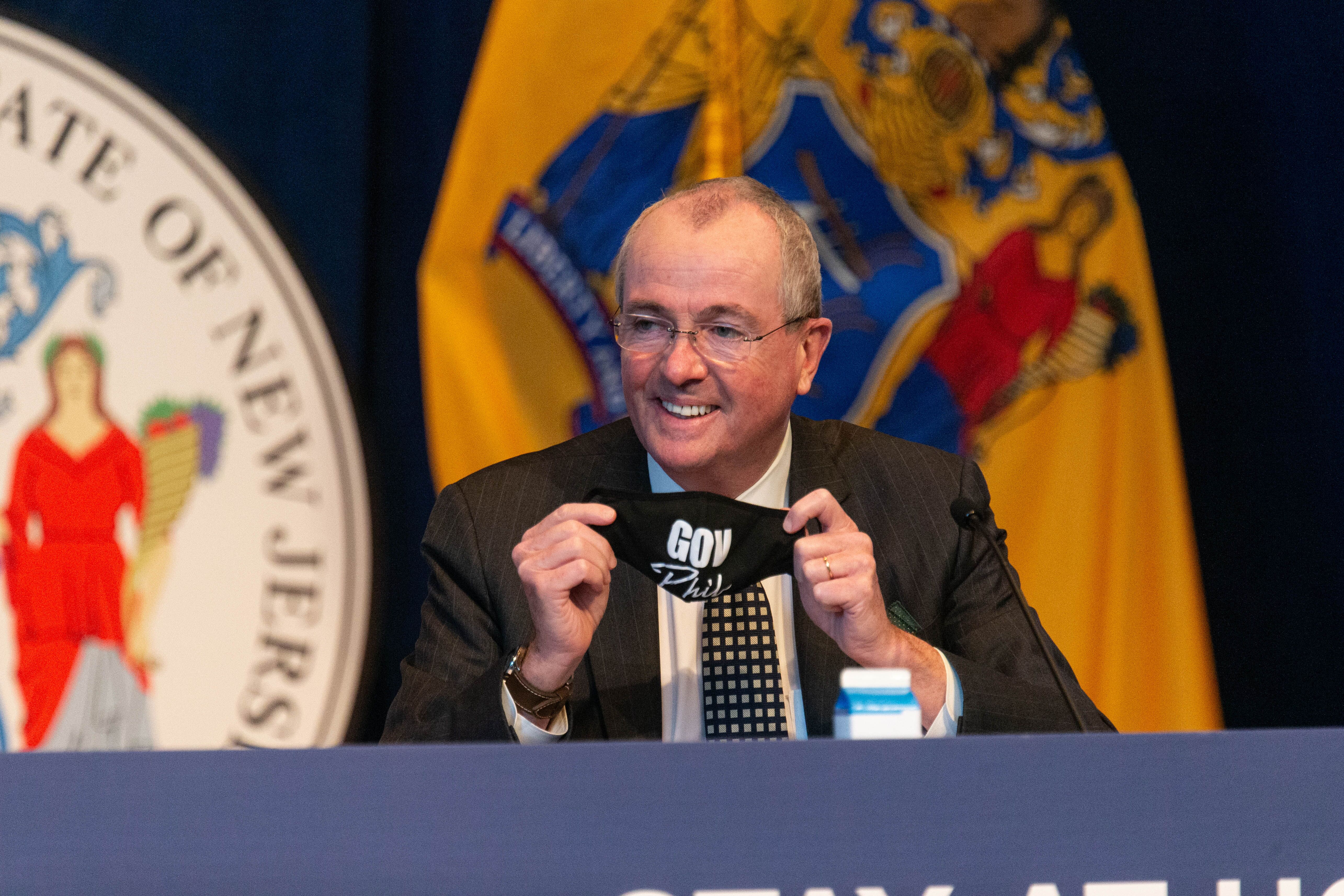 photo: Governor Speaking