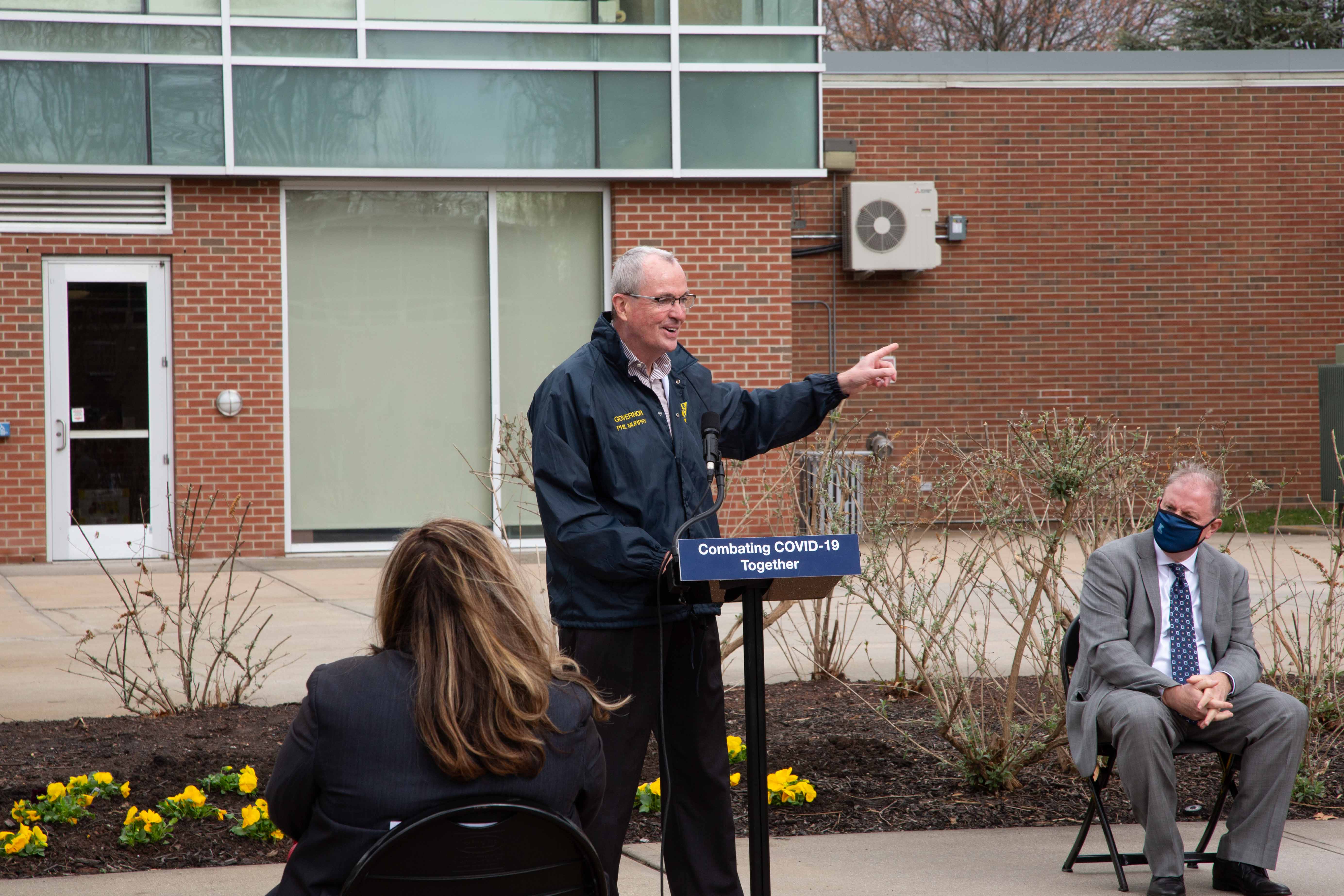 photo of Governor Murphy speaking from a lectern