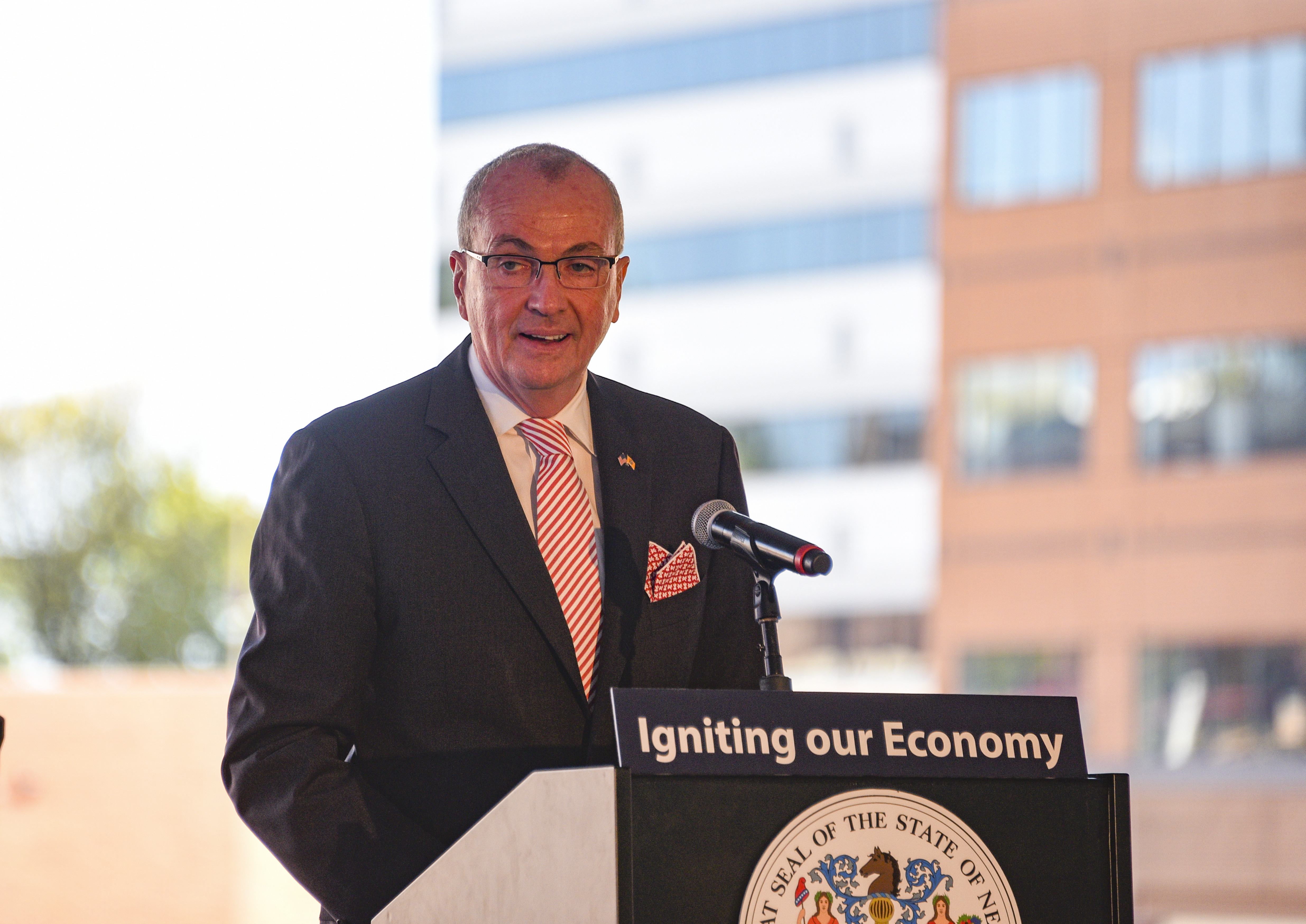 photo:Governor speaking