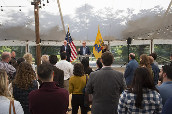 Governor at craft beer event