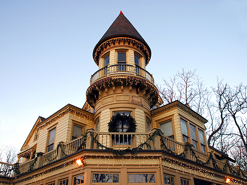 The Kuser Mansion awaits holiday visitors, Mercer County