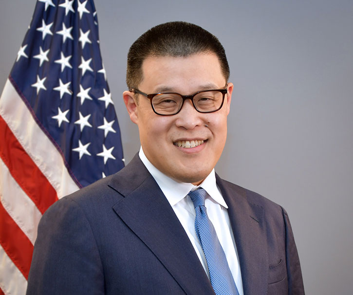 Stephen Cha headshot