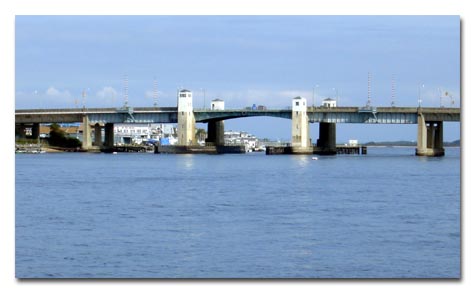 The existing bascule span in the closed position photo.